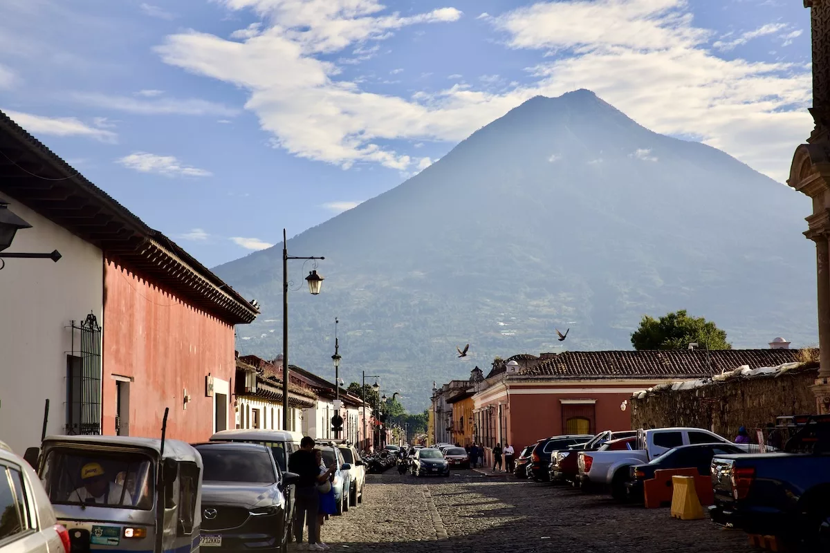 Antigua Guatemala Sprachkurs. Antigua vor dem Agua Vulkan